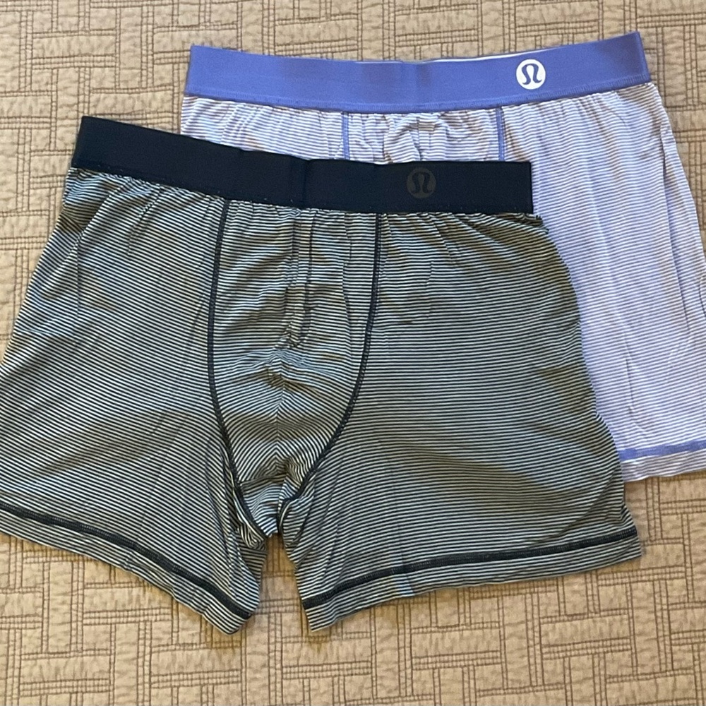 lululemon athletica Men's Striped Boxer Briefs - Black and Blue